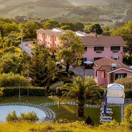 Country & I Calanchi 4* Ripatransone