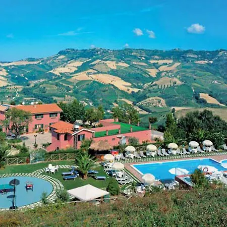 Country & I Calanchi 4*