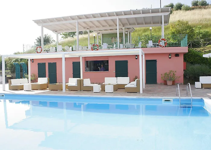 Country & I Calanchi 4*